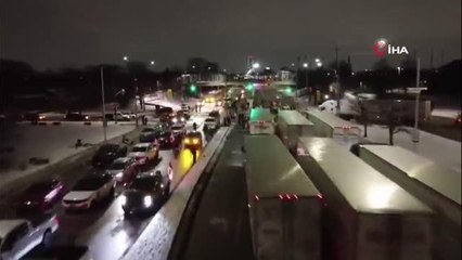 Kanadalı kamyoncular, ABD-Kanada sınırını geçişe kapattı