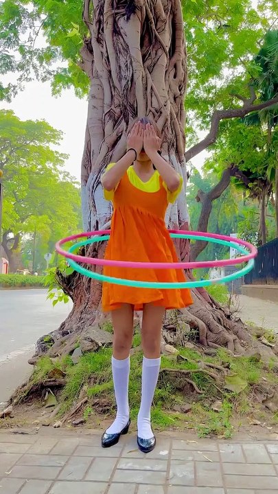 “SQUID GAME” Lovers   Follow the Rules of Red Light  and Green Light  on the Road  or else your Car will be Eliminated by the Sight of the Hoop Doll  @netflix_in @netflixkr @_gongyoo_official_ @heosungtae @wi__w