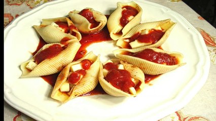 PASTA DE CONCHAS GIGANTE RELLENA DE CARNE MOLIDa.
