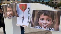 Decenas expresan con velas en Rabat su pesar por la muerte de Rayan