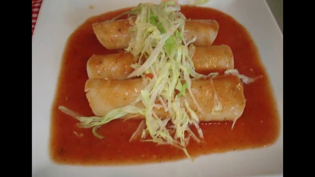 tacos al vapor de papa con Pollo - steamed potato tacos with chicken.