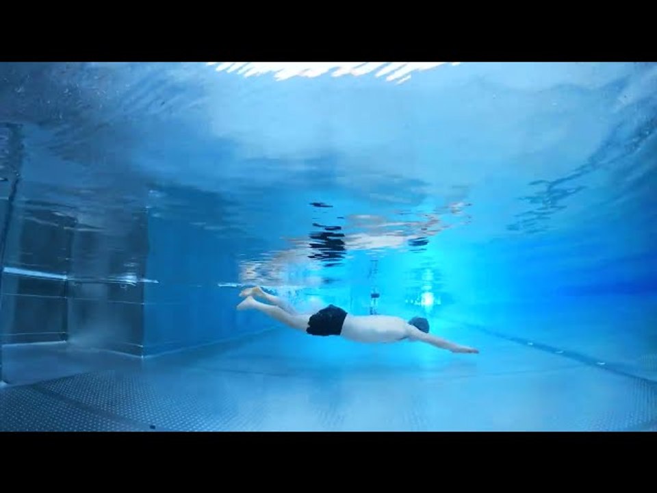 4° Degrees - 60M Underwater Swim
