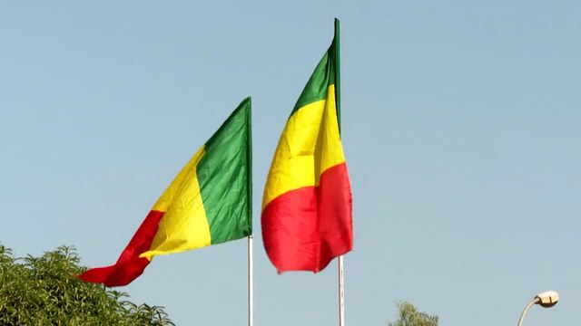 العقوبات الأفريقية على مالي تلقي بظلالها على قطاع الأعمال