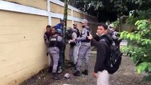 Miembros de la Policia Nacional de RD entran al Liceo Manuel María Castillo y agreden estudiantes