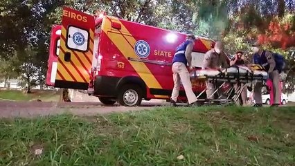 Criança sofre fratura após queda em parquinho