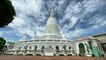 The White Stupa Chedi at Wat Prayun Wongsawat Worawihan at  Thon Buri in Bangkok , Thailand.