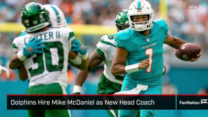 Dolphins hire Mike McDaniel as head coach