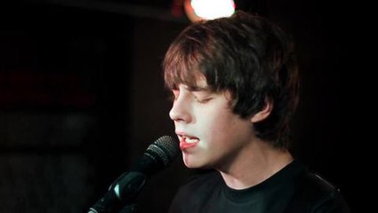 Jake Bugg Plays 'Slumville Sunrise' At The Cavern Club