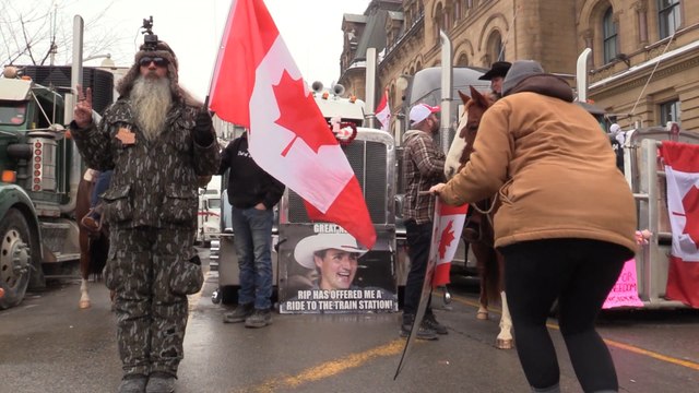Canadienses se oponen en mayoría a protestas antivacunas que paralizan Ottawa