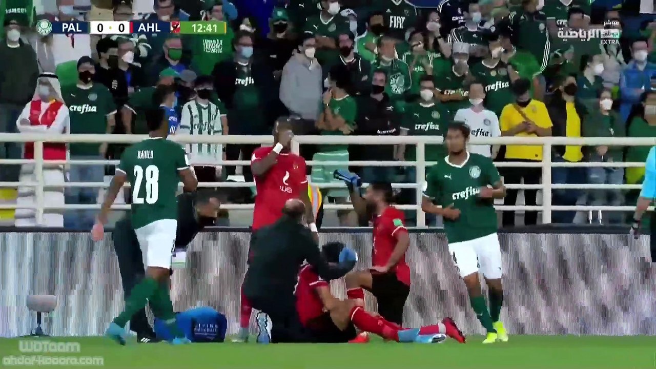 الشوط الاول مباراة بالميراس و الاهلي المصري 2-0...