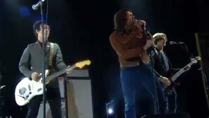 Johnny Marr & Justin Vaccines - 'I Fought The Law' - NME Awards 2013