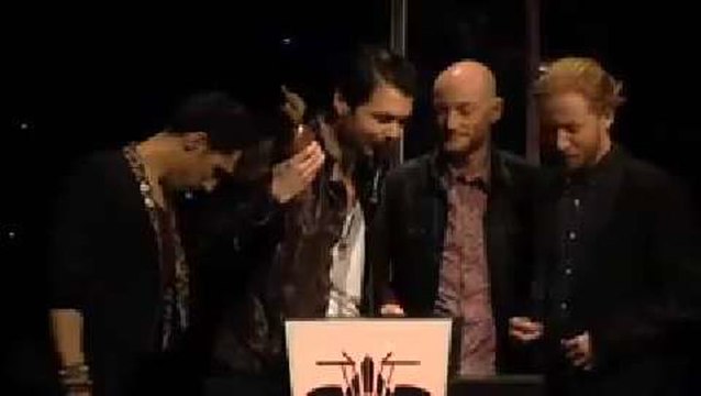 Biffy Clyro Win Best British Band - NME Awards 2013