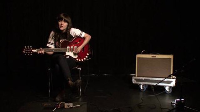NME Basement Session - Courtney Barnett Plays Avant Gardener