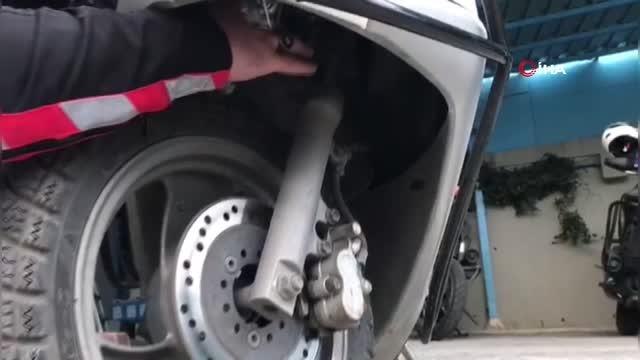 (İSTANBUL - Özel) Kağıthane'de okul önünde uyuşturucu satan karı-koca polis ekiplerine yakalandı