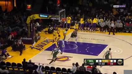 NBA : Les Bucks et Giannis dérouillent les Lakers ! (VF)