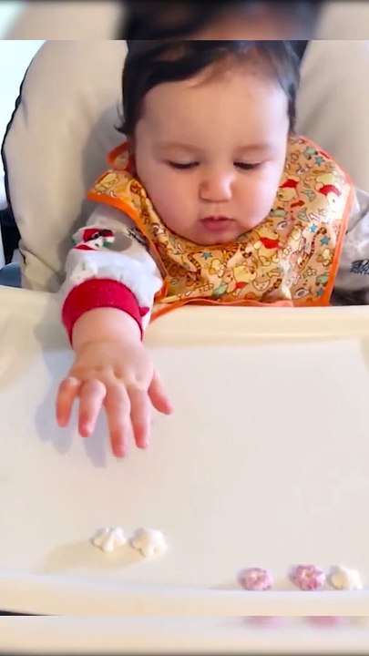120 IQ Baby Grab The Food With The Use Of His Feet  #shorts