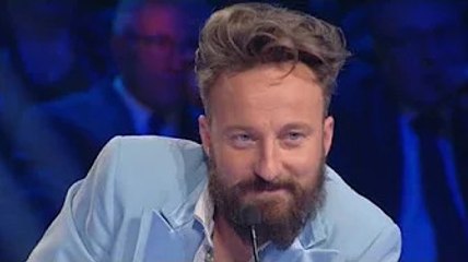 下载视频: Il cantante mascherato al via la nuova edizione, Francesco Facchinetti ammette sicuro Ecco chi è S