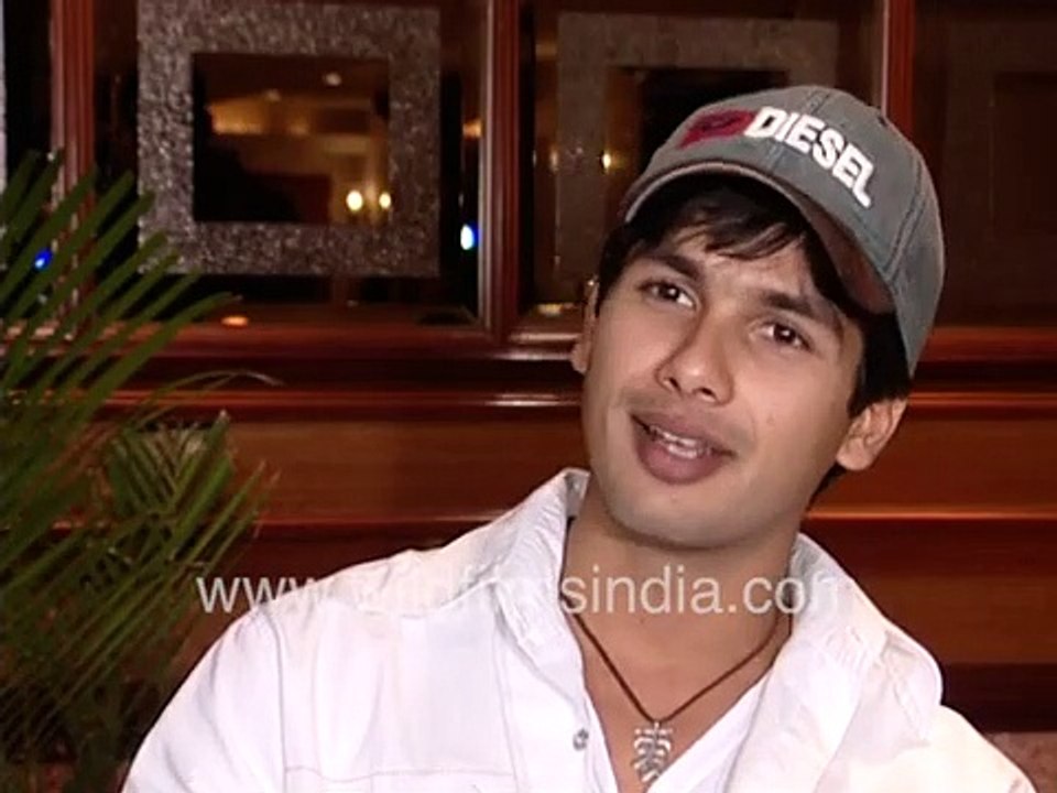 A young Shahid Kapoor finds it unfair to be compared to Shahrukh Khan