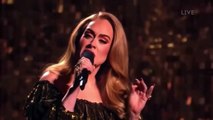 Adele chante 