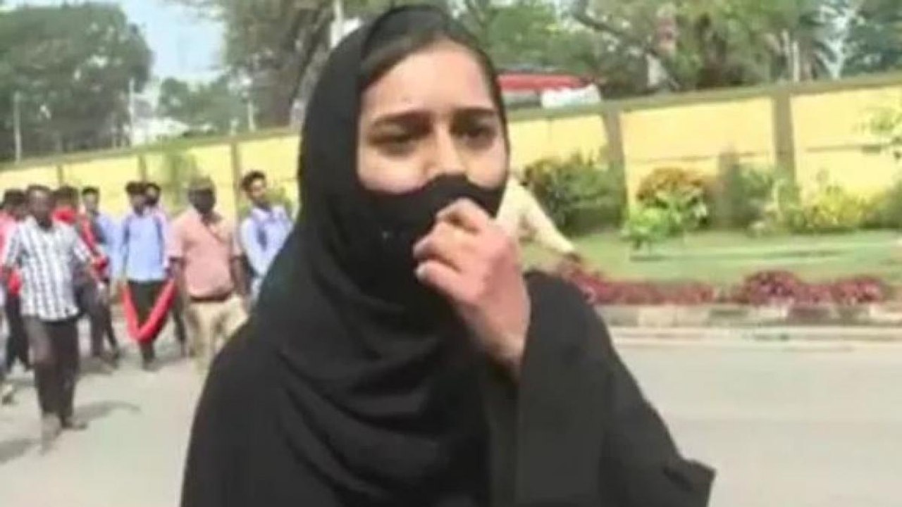 Samajwadi Party supports Karnataka's hijab girl