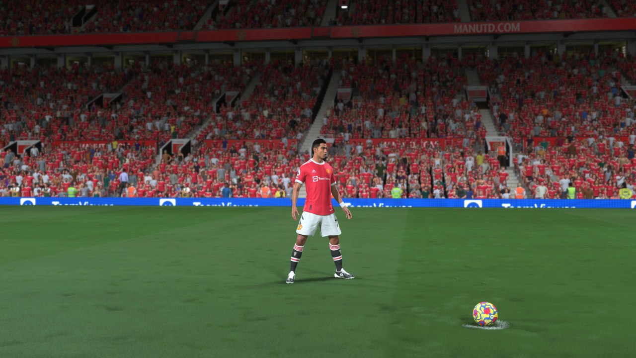 FIFA 22: À la CR7 - Flatter-Freistöße im Tutorial