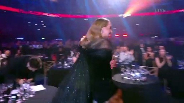 Адель признана лучшей в трех номинациях Brit Awards
