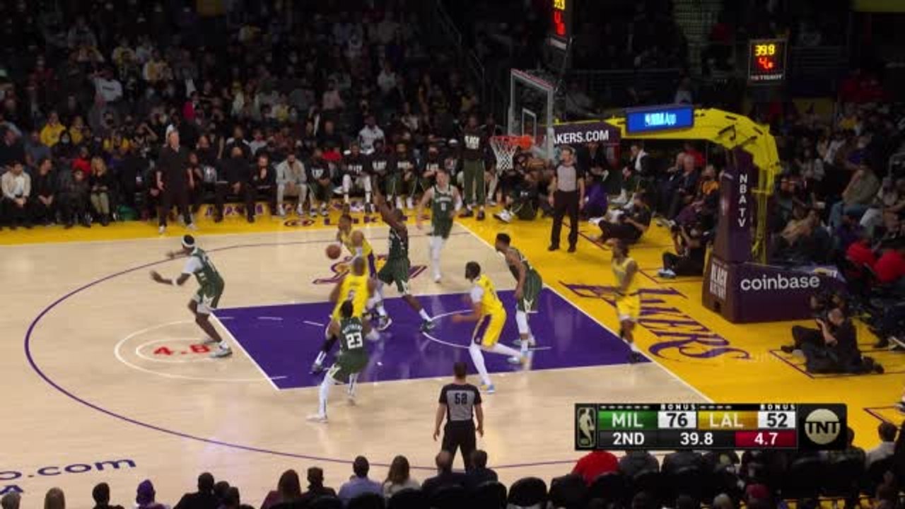 LeBron lights up Hollywood with slick reverse o...