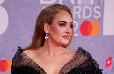 Скачать видео: Adele named Artist of the Year at the 2022 BRIT Awards with Mastercard