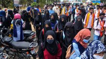 Karnataka Hijab-saffron row takes political turn