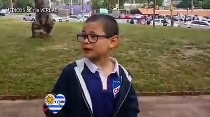 Un niño da una lección a muchos adultos