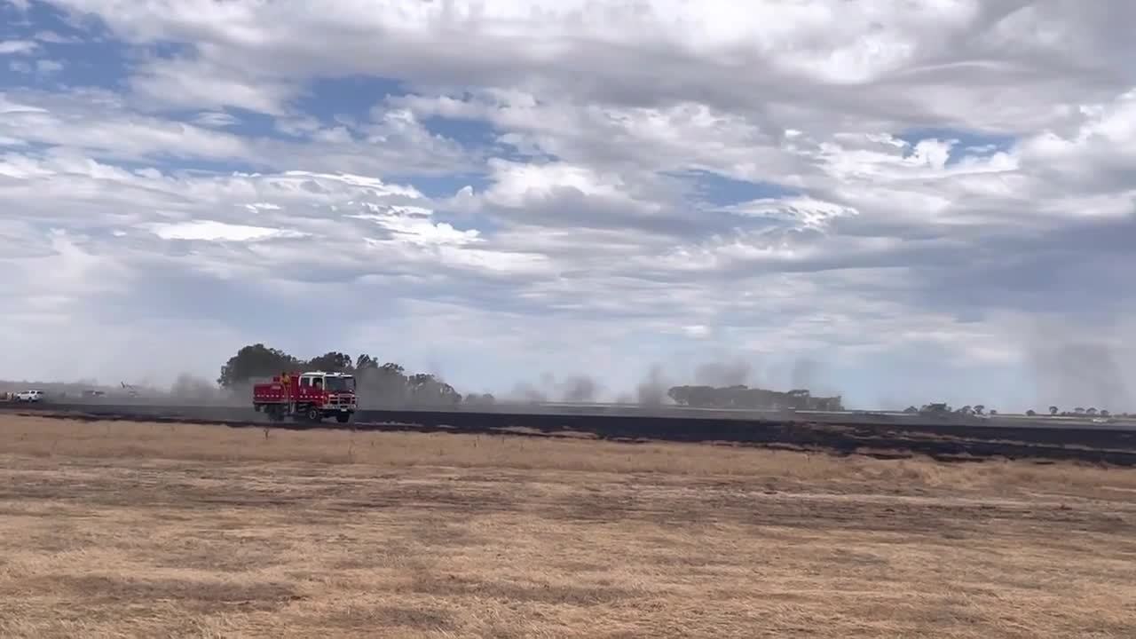 Firefighters battle Tennyson blaze | Dec 13, 2021 | Bendigo Advertiser