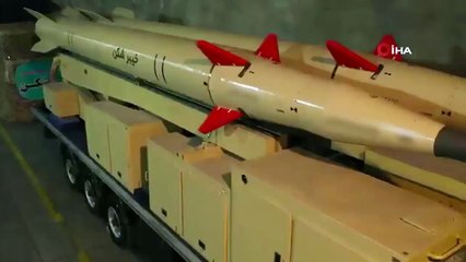 İran, yeni balistik füzesi Hayberşeken’i tanıttı