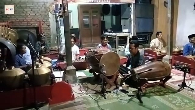 Tembang Jawa Gending Kebogiro