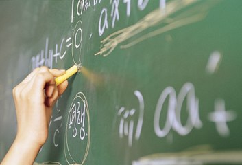 Prefeito de Cubati supera Governo Federal e anuncia aumento de 35% para o magistério