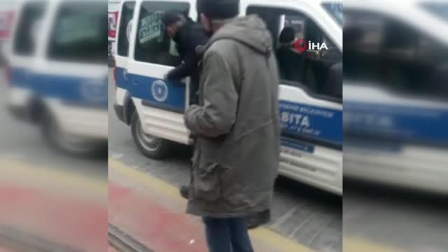 Fenalaşan yaşlı adamın imdadına zabıta yetişti