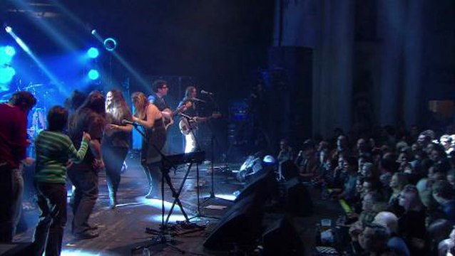 Belle & Sebastian Play 'The Boy With The Arab Strap' At NME Awards 2014