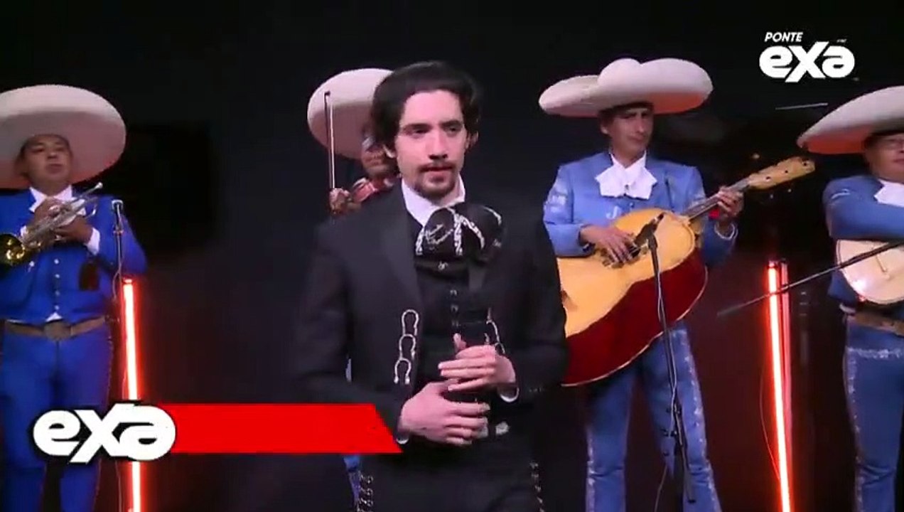 ¡ Alex Fernández ya está en #JessieEnExa, presentando su música en vivo!  (645)