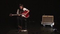 Courtney Barnett covers The Lemonheads - NME Basement Session