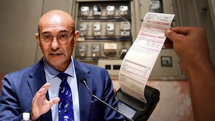 Tunç Soyer, İZSU'ya gelen elektrik faturasını belediyenin kapısına astı
