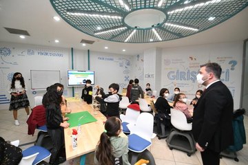 Geleceğin mucitlerini yetiştirecek "Bilim Pursaklar" atölyelerinde eğitim başladı