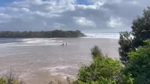 Tidal surge at Lake Cathie lagoon, Port Macquarie | January 4, 2022 | Port Mac News
