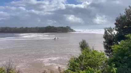 Tidal surge at Lake Cathie lagoon, Port Macquarie | January 4, 2022 | Port Mac News