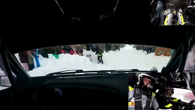 Sortie de route incroyable pour ce pilote de rallye. Les spectateurs ont eu chaud