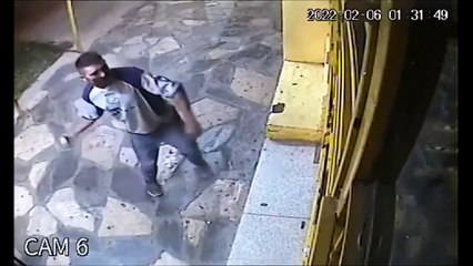 Un voleur repoussé à coup de balai... à l'ancienne