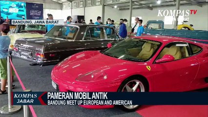 Ratusan Mobil Antik Tebar Pesona Di Bandung