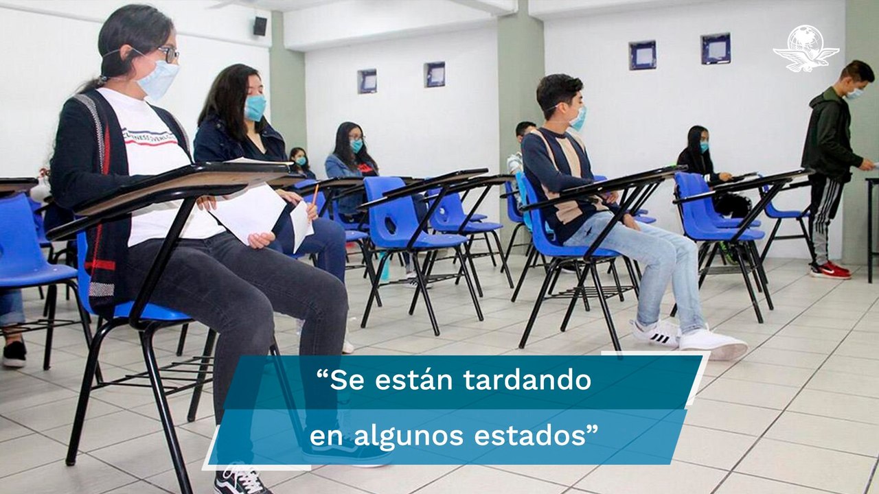 AMLO celebra regreso a clases presenciales en NL; hay estados que se están tardando, señala