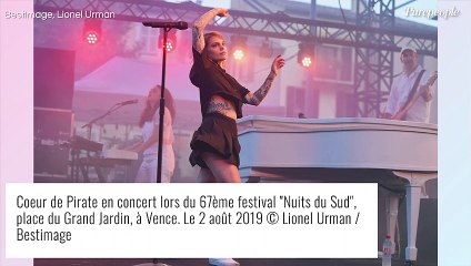 Coeur de pirate, "cheveux gras" et en pyjama : elle se moque de son look de maman épuisée