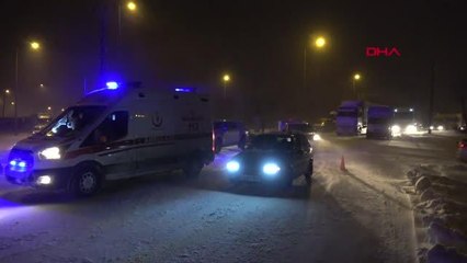 KONYA'DA KAR NEDENİYLE KOMŞU İLLERLE KARA YOLU BAĞLANTISI KESİLDİ