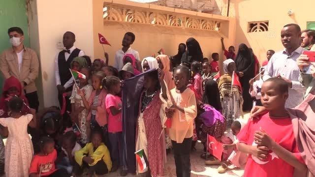 HARTUM -Türkiye'nin Hartum Büyükelçisi Neziroğlu, Sudan'daki yetim eğitim merkezini ziyaret etti