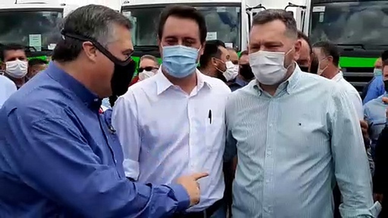 Apucarana recebe caminhão-pipa e compactador do Governo